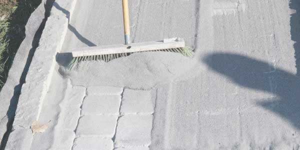 klinkers opvoegen met zand