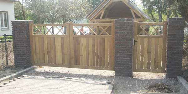 Houten poort laten maken