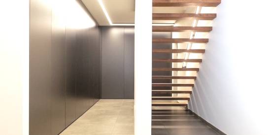 gesloten zwevende trap @city