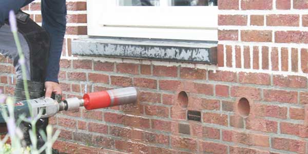 carebricks in de gevel
