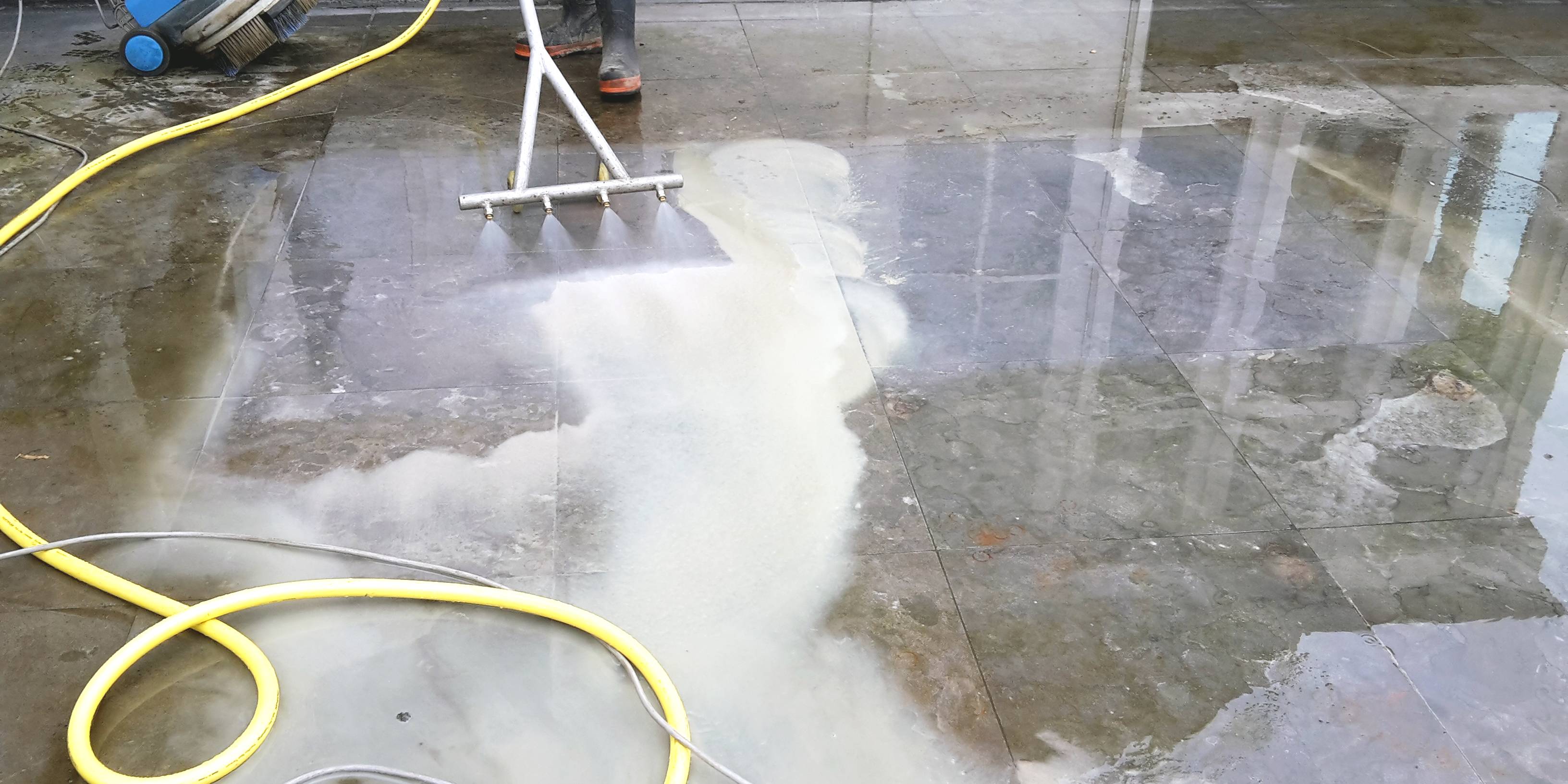 oprit chemisch reinigen