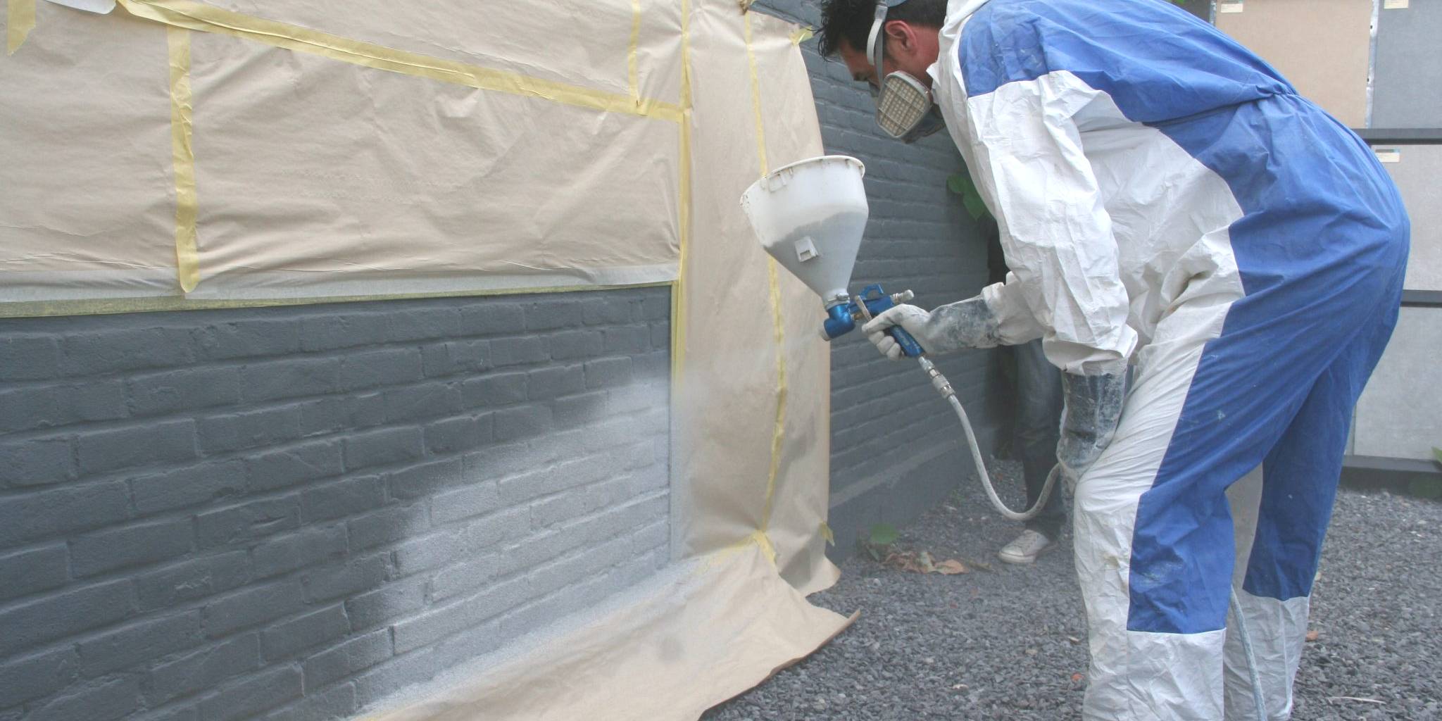 buitenmuur bezetten met spuitkurk @city